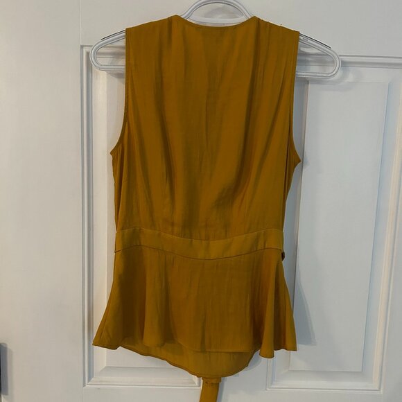 Banana Republic Women’s Wrap Top Sleeveless Side Tie Mustard Yellow Sz. XS - Picture 3 of 3